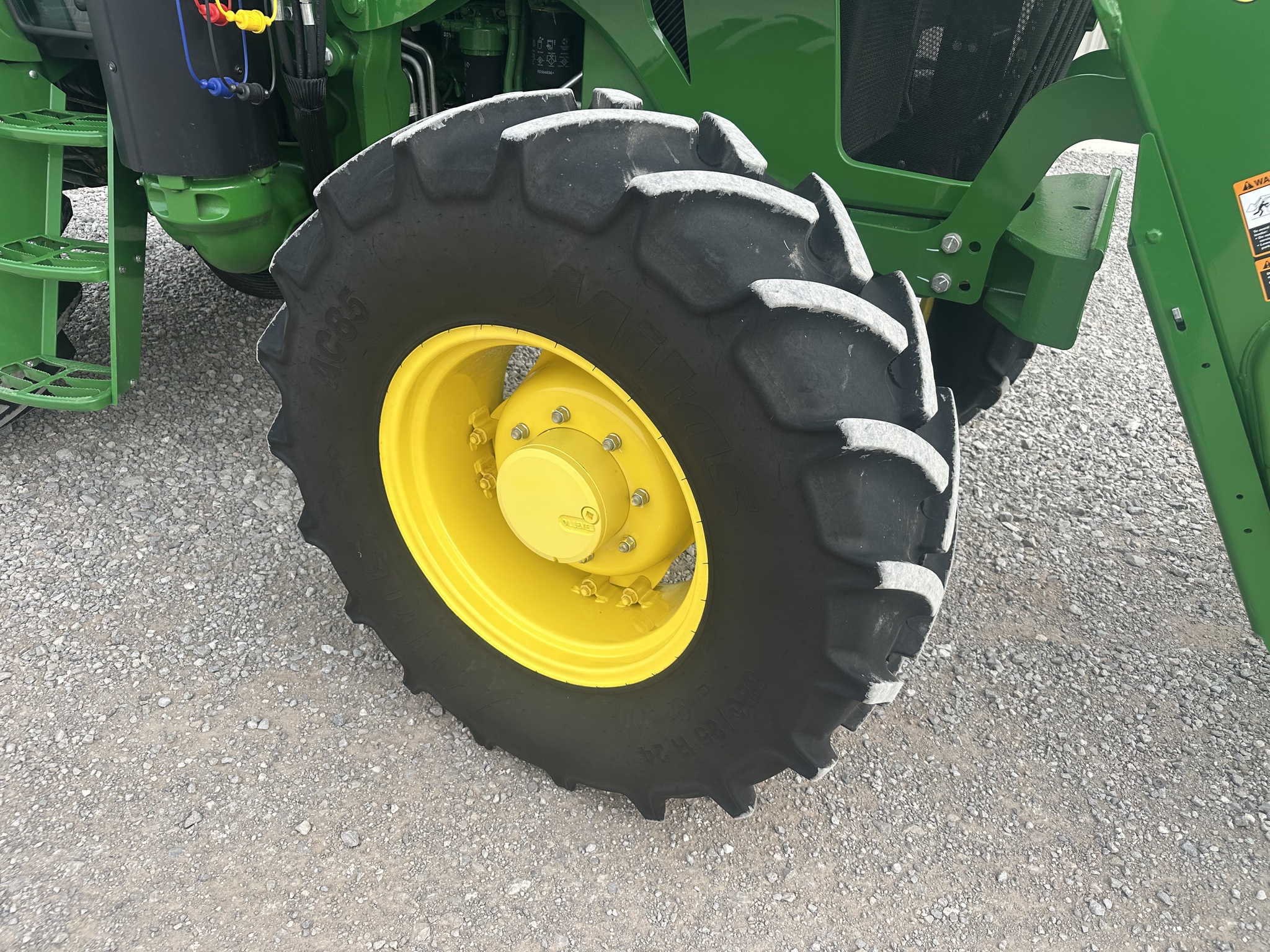 2024 John Deere 6105E Image 17