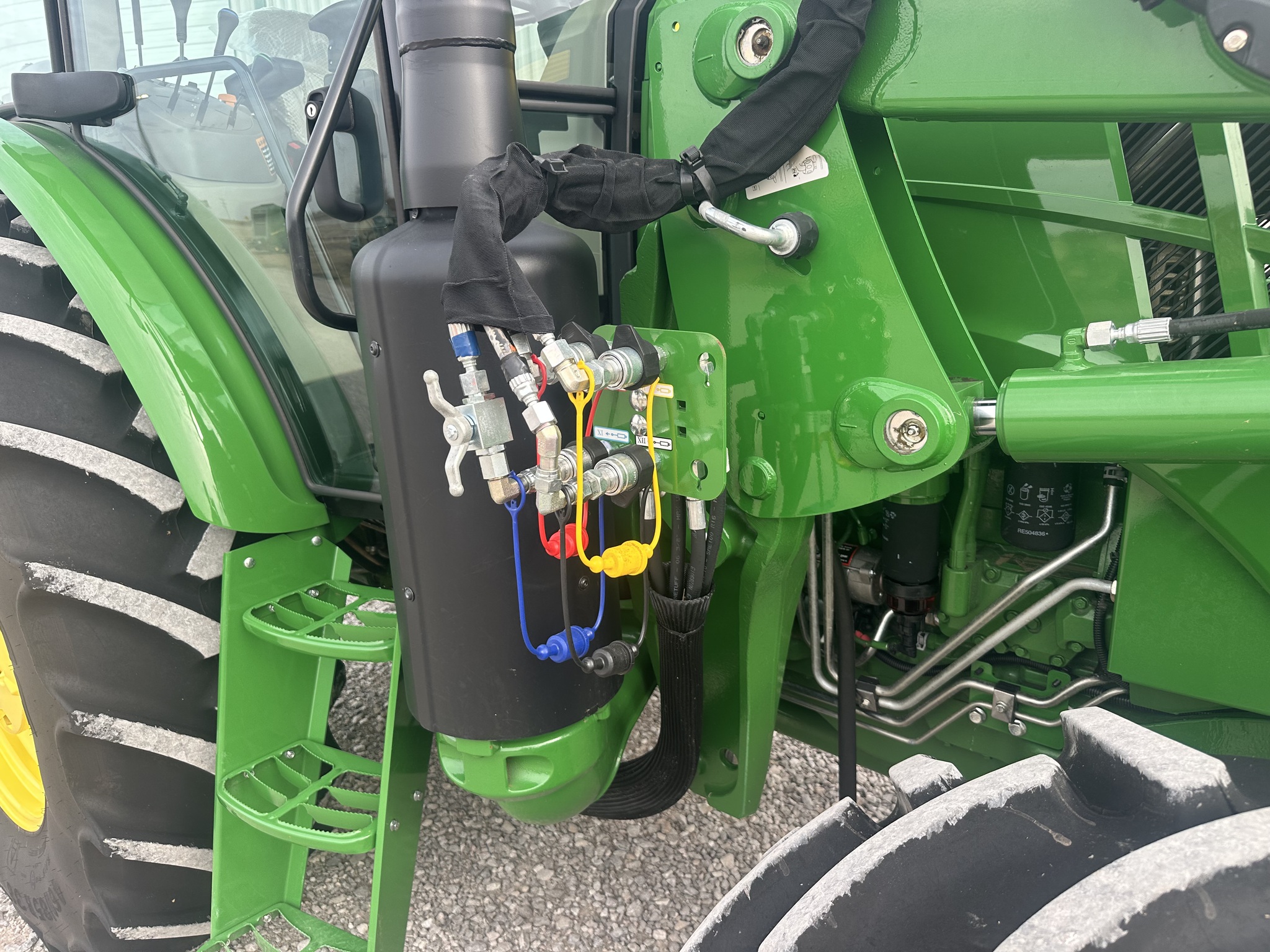 2024 John Deere 6105E Image 20