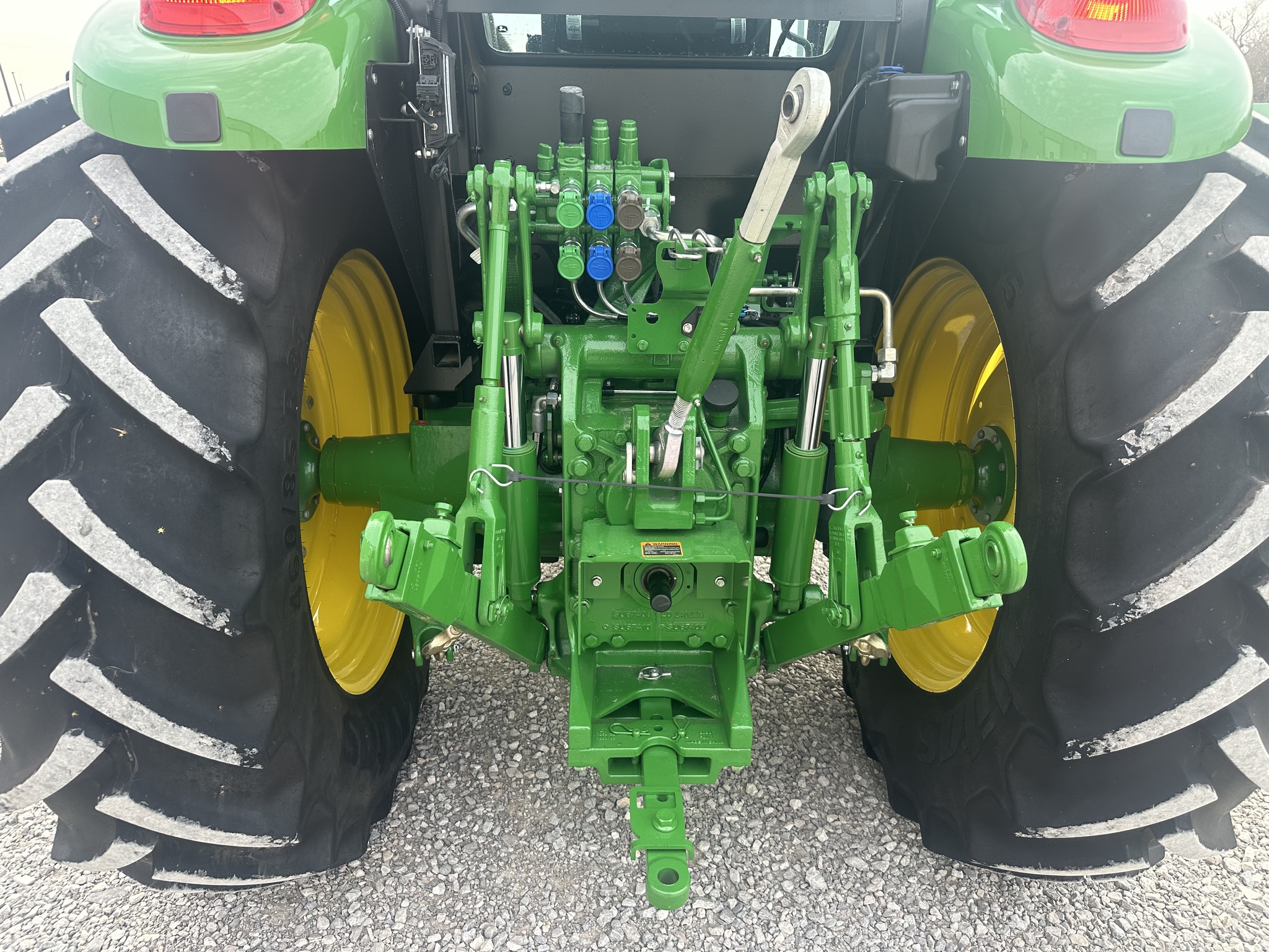 2024 John Deere 6105E Image 22