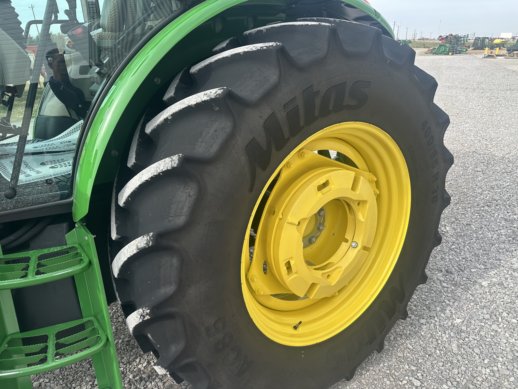 2024 John Deere 6105E Image 26