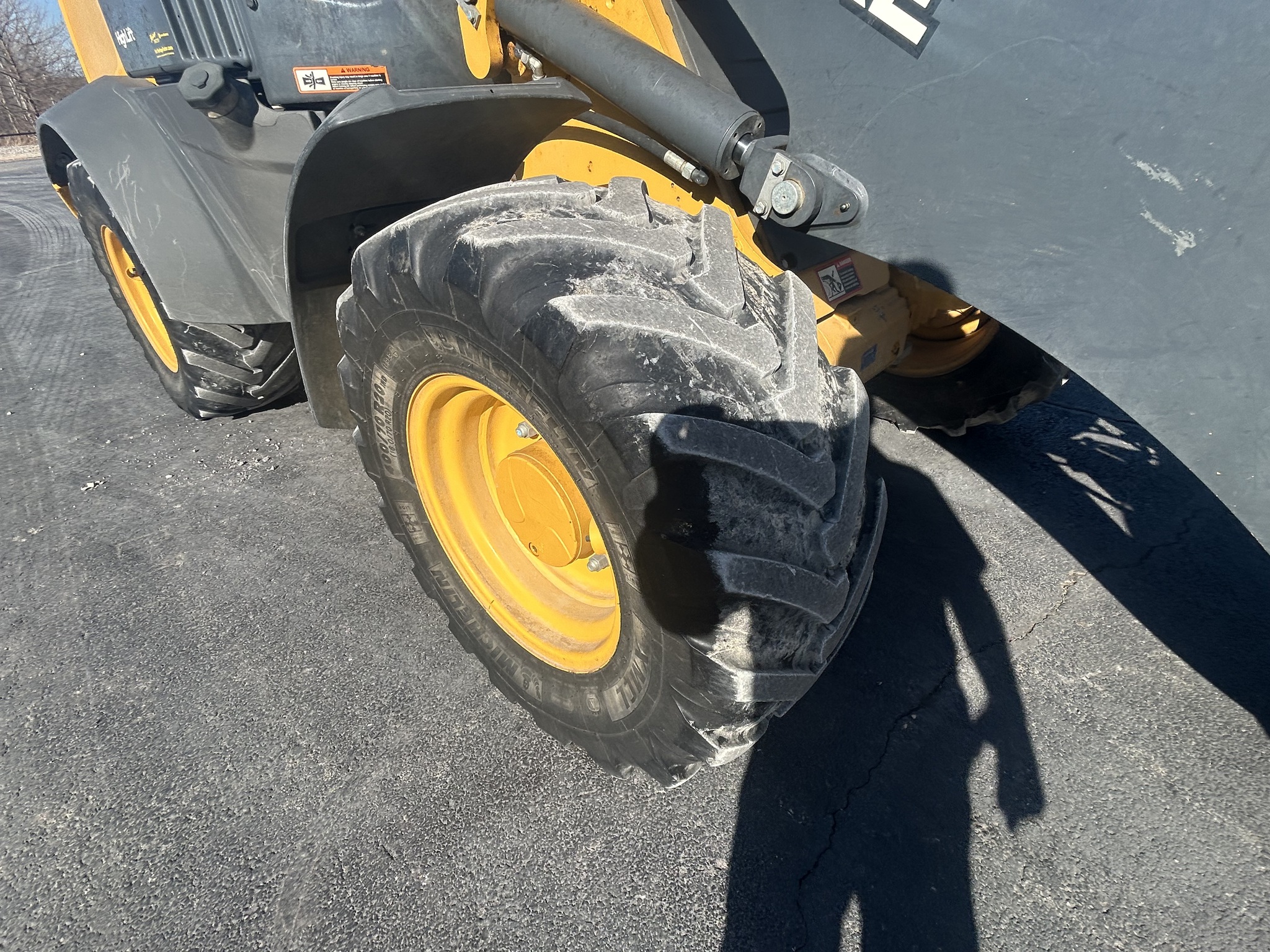  2022 John Deere 324L at Heritage Tractor in Anderson, MO