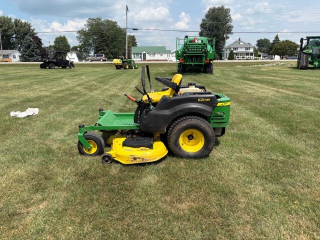 2009 John Deere Z425 Image 2