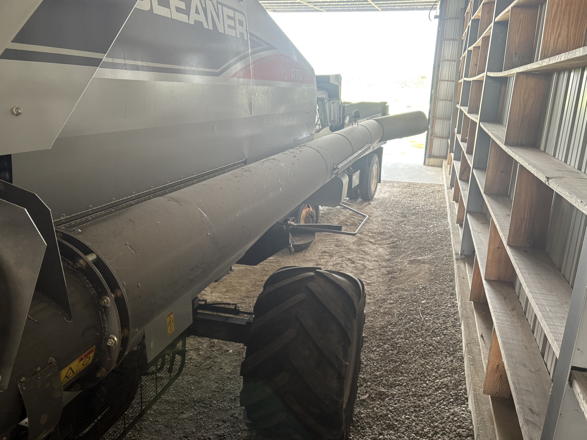 2010 Gleaner R76 Image 11