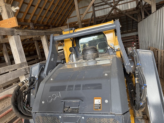 Photo of 2024 John Deere 335 P