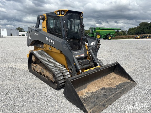 Photo of 2024 John Deere 335 P