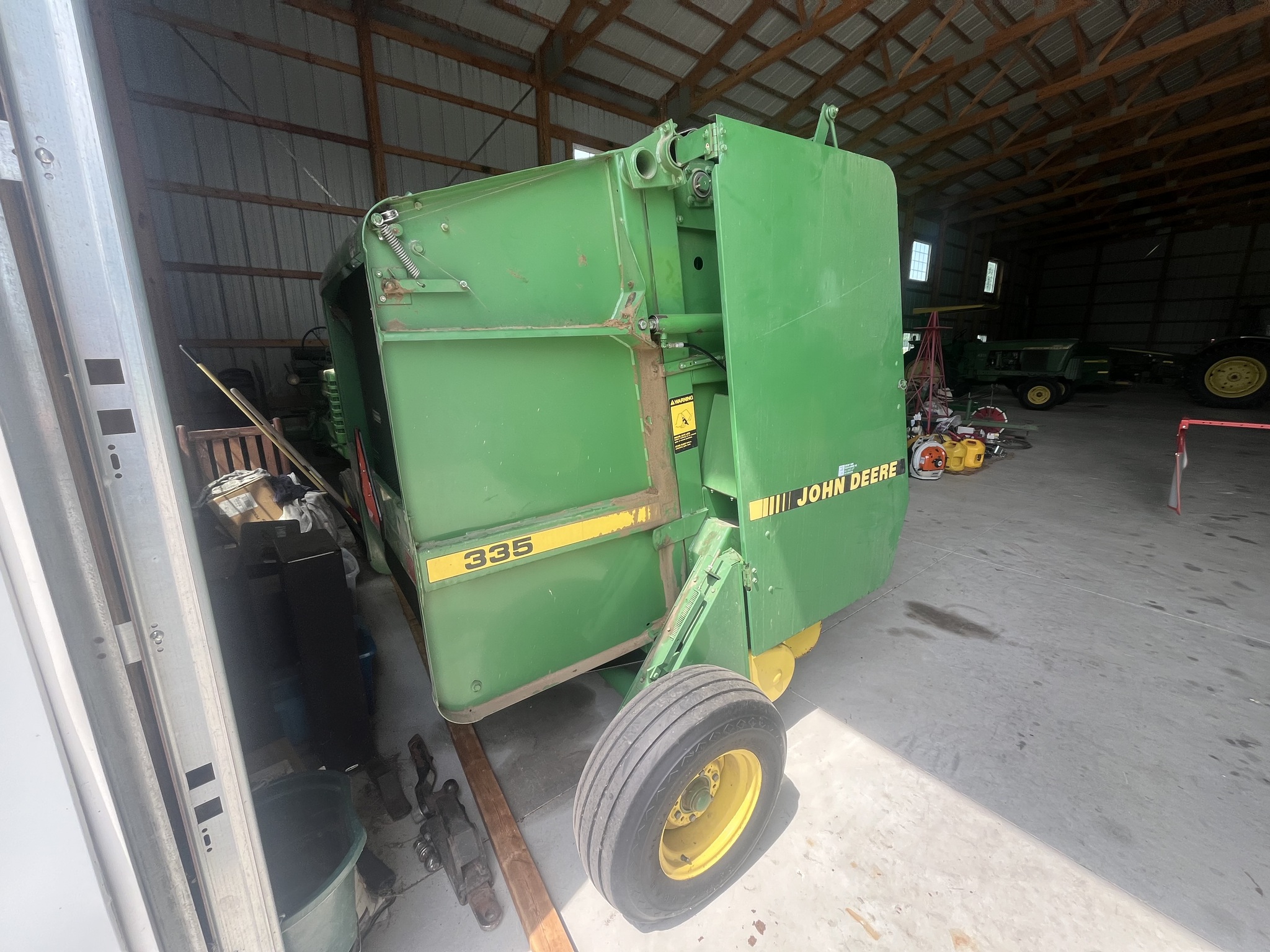 1989 John Deere 335 Image 2