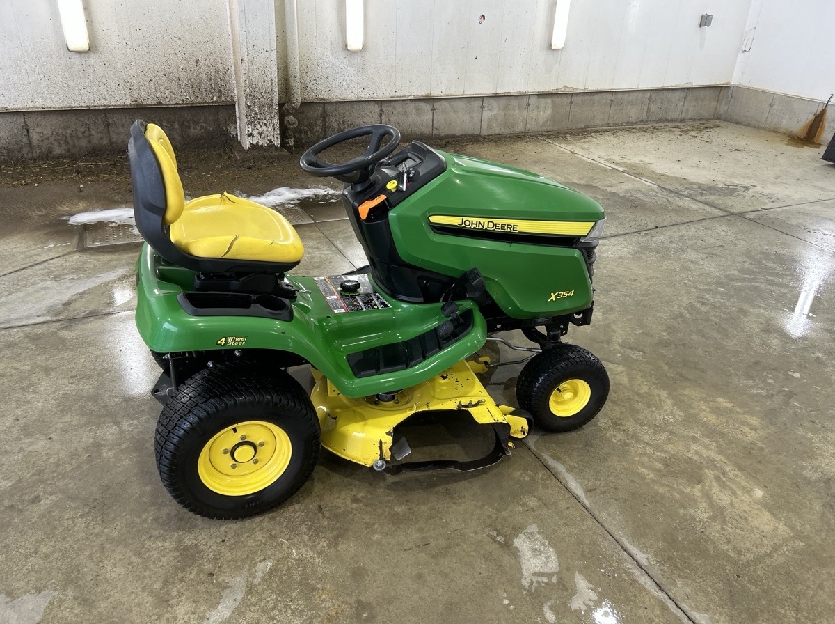 2018 John Deere X354 Image 1