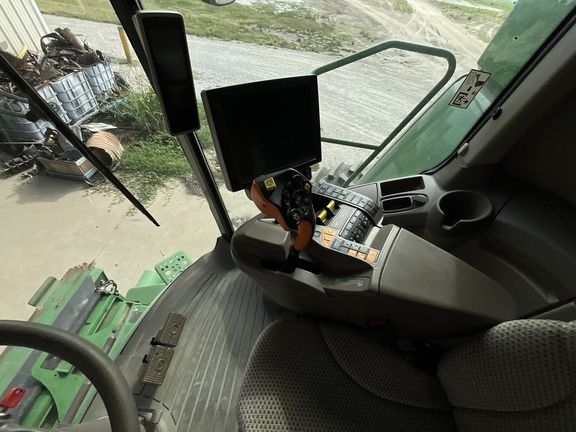 Photo of 2020 John Deere S780