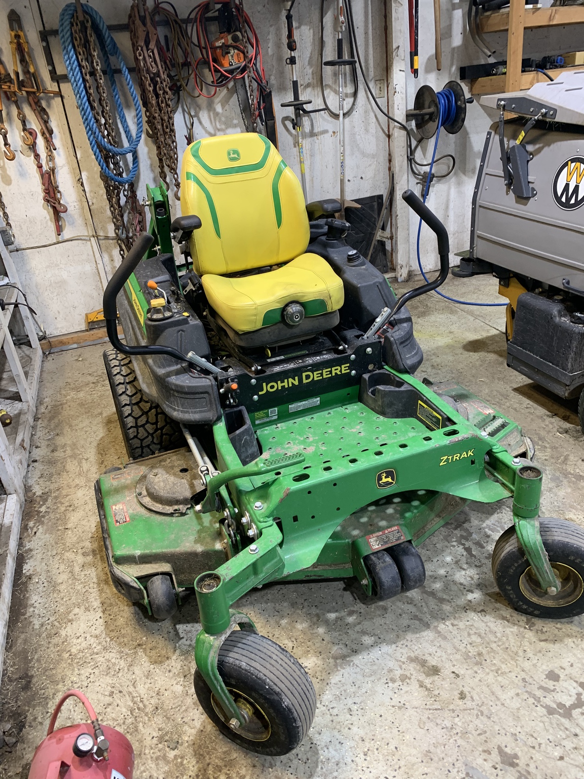 2023 John Deere Z930M Image 2