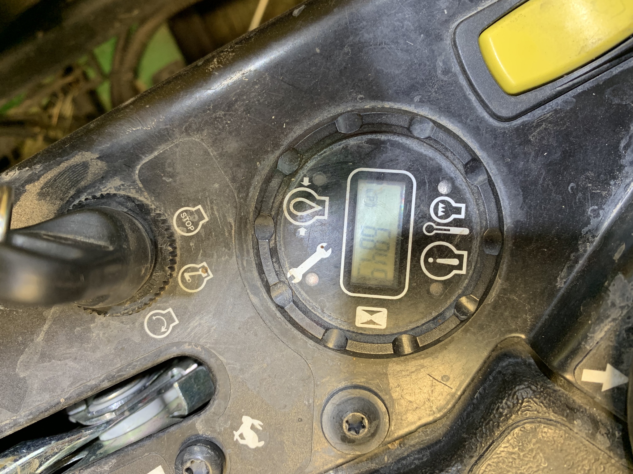 2023 John Deere Z930M Image 3