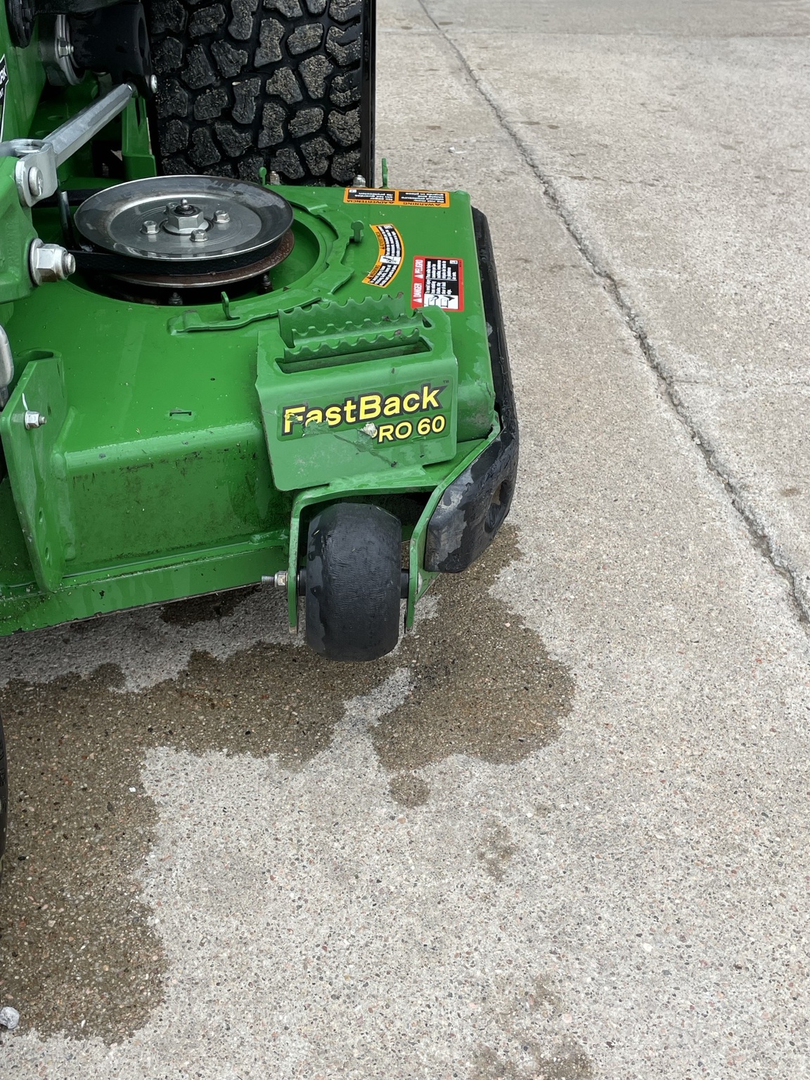 2023 John Deere Z930M Image 5