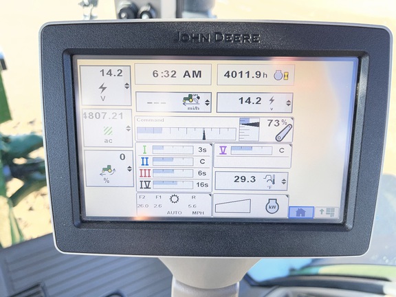 2013 John Deere 8310R - Photo40