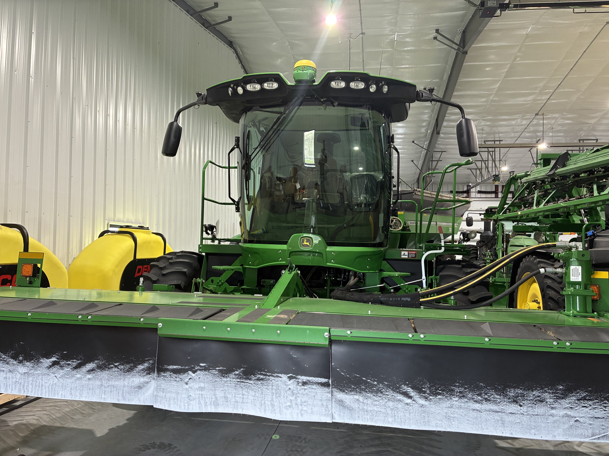 2021 John Deere W235 Image 3