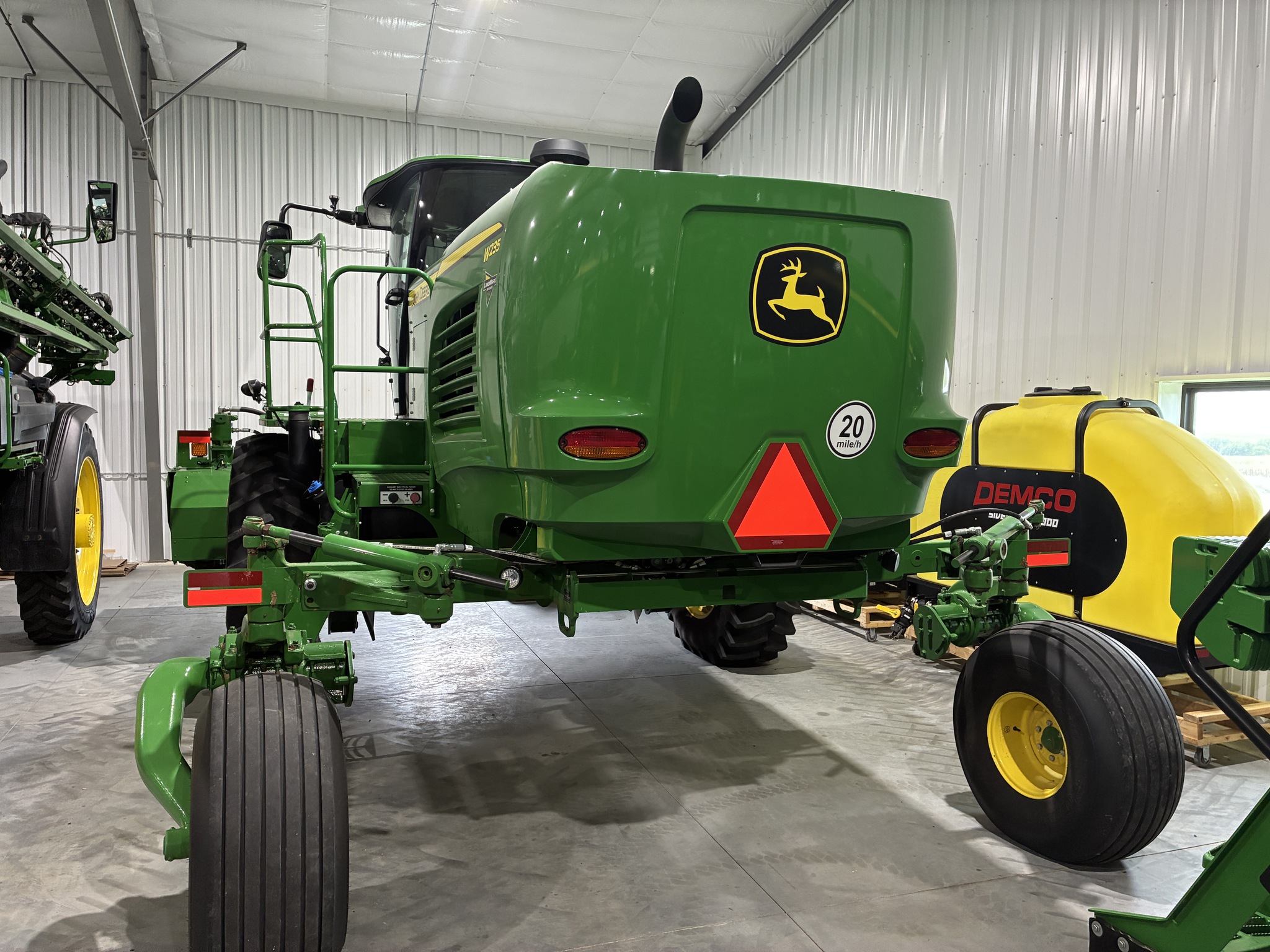 2021 John Deere W235 Image 6