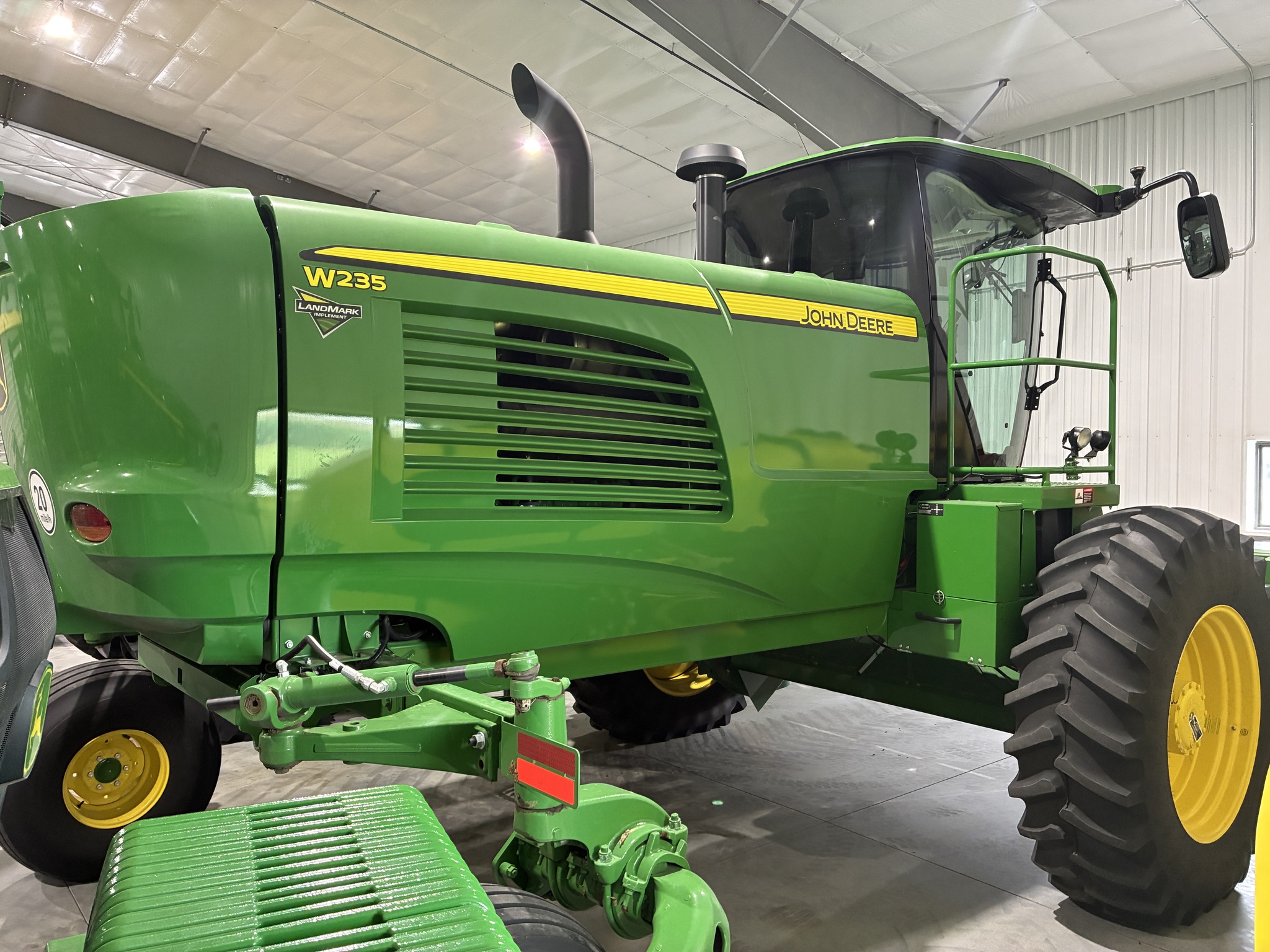 2021 John Deere W235 Image 5