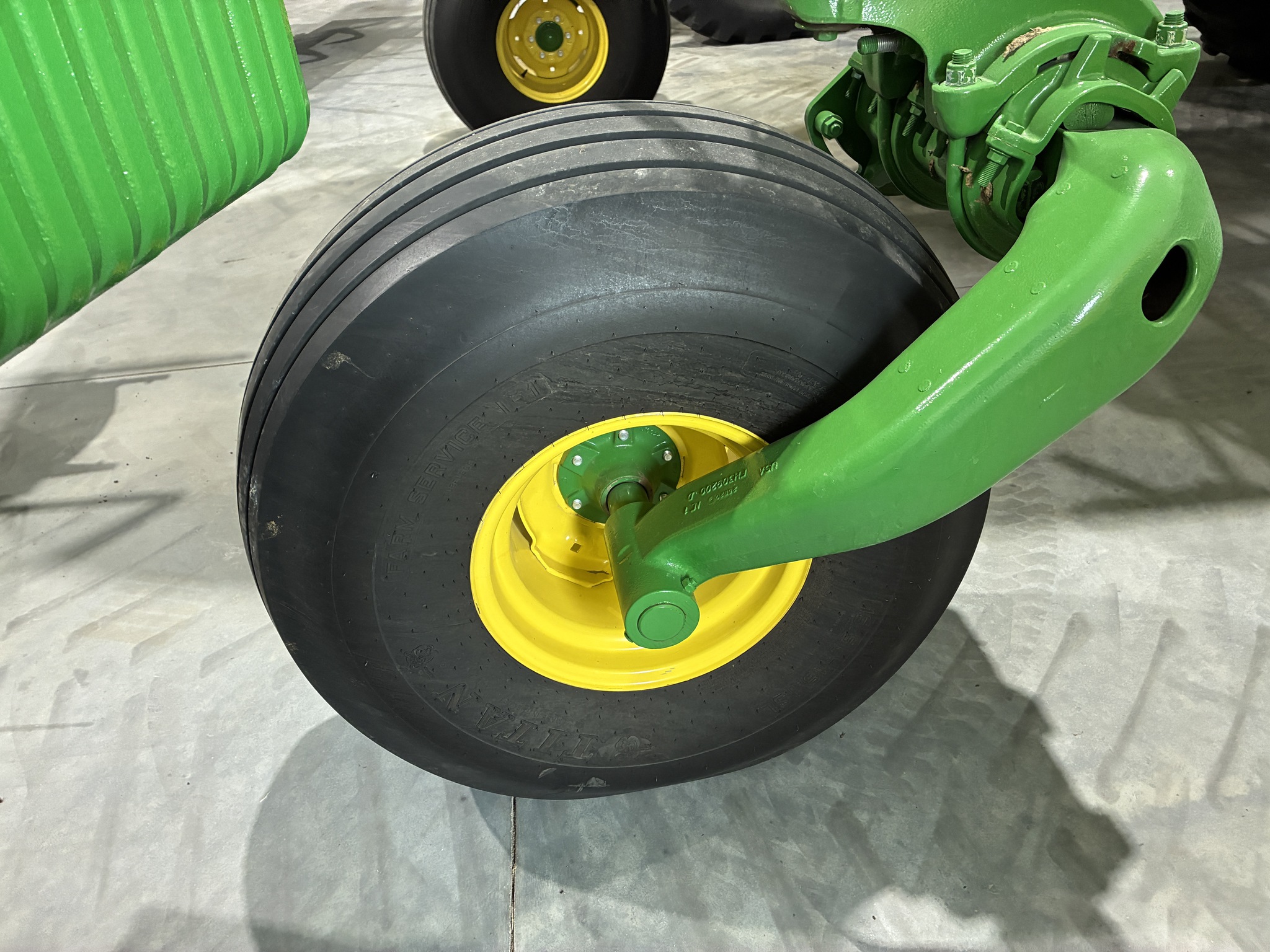 2021 John Deere W235 Image 11