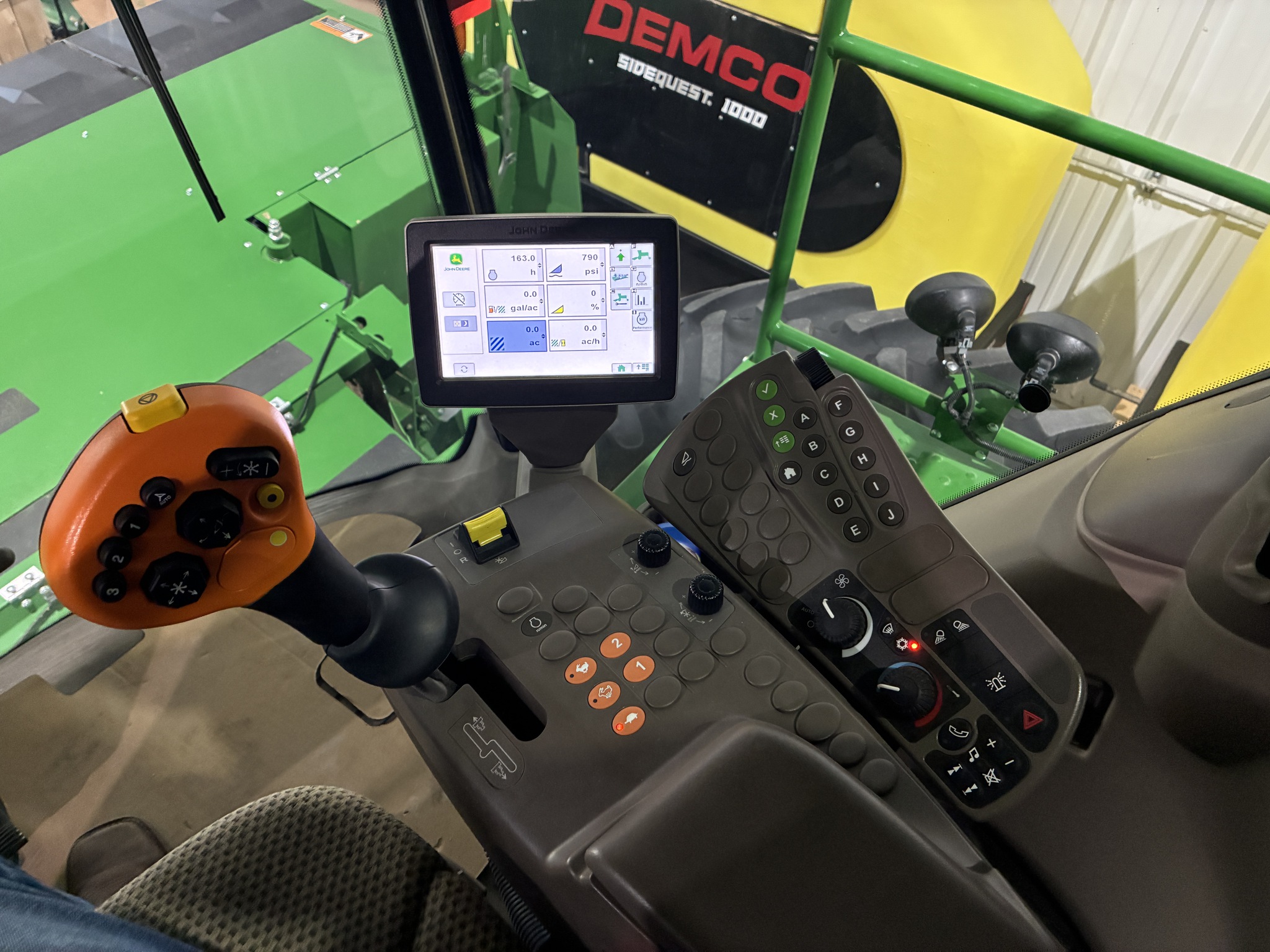 2021 John Deere W235 Image 14