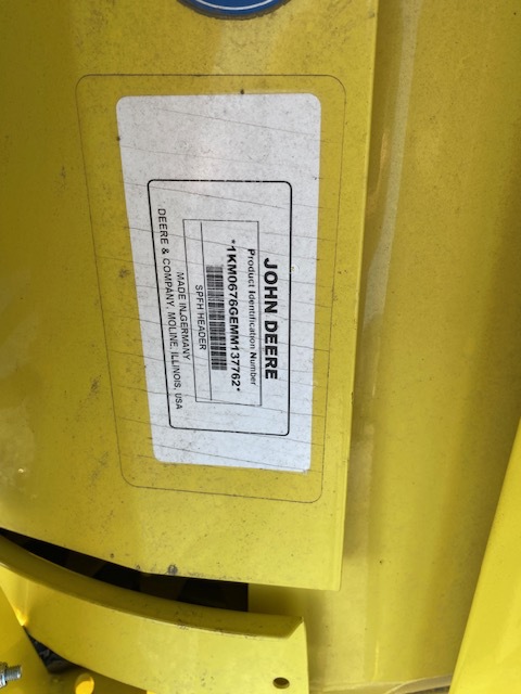 2021 John Deere 676 Image 4