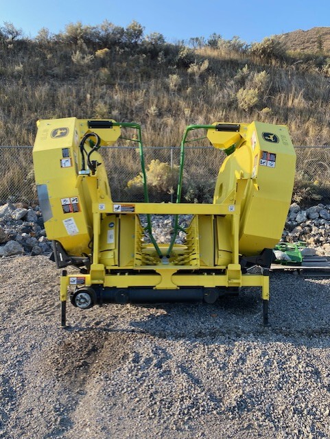 2021 John Deere 676 Image 2
