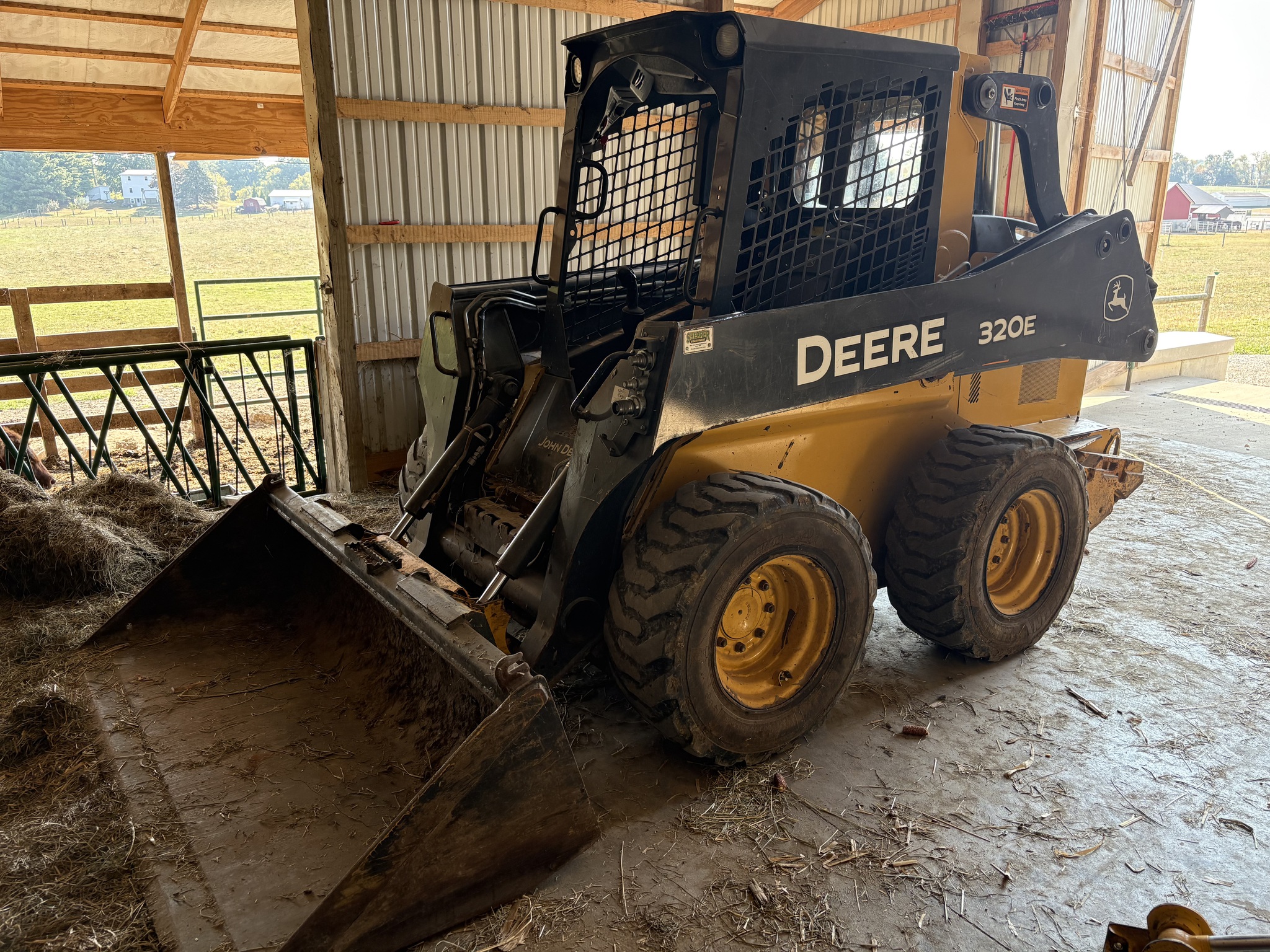 2017 John Deere 320E Image 1
