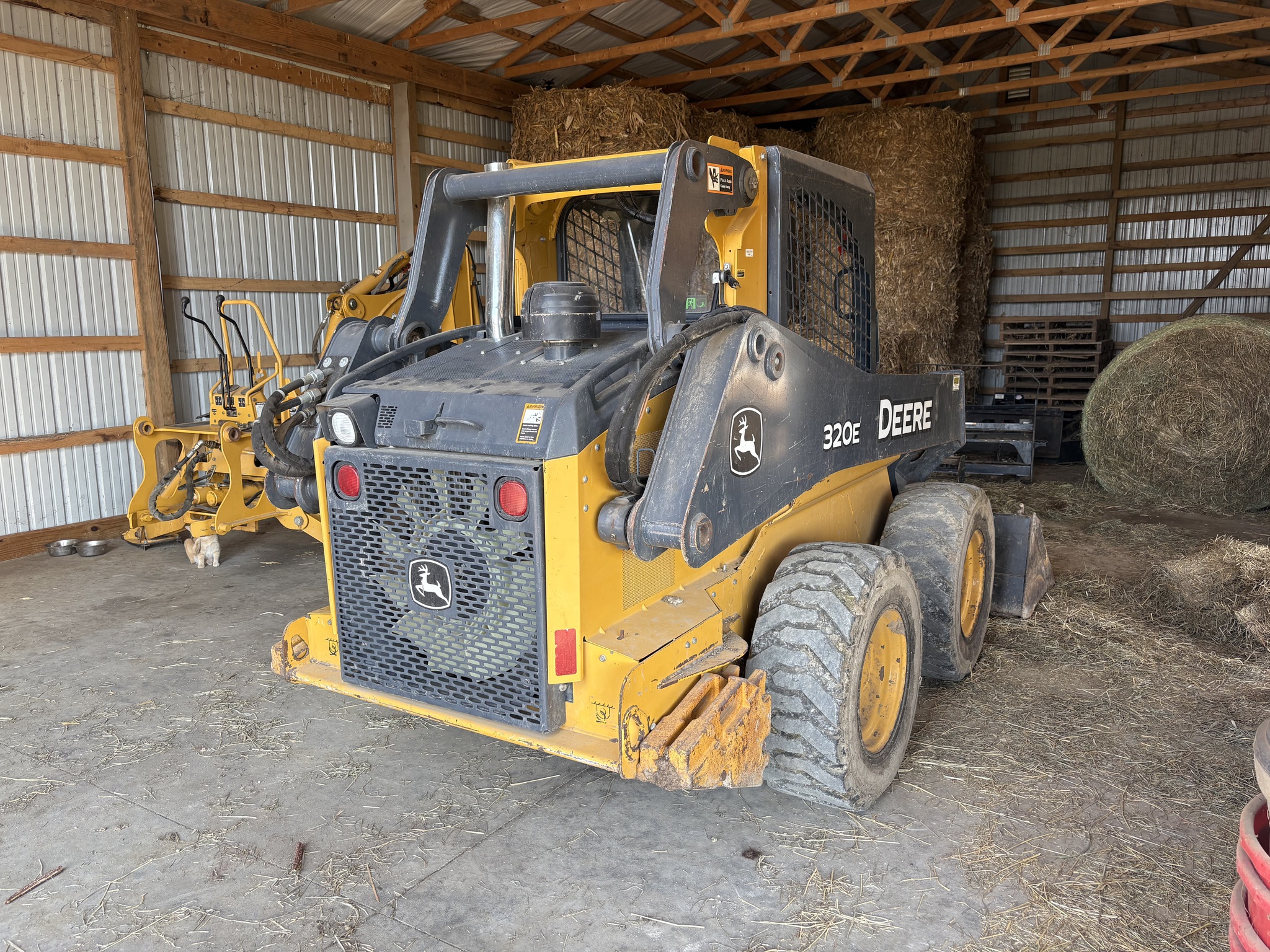 2017 John Deere 320E Image 5