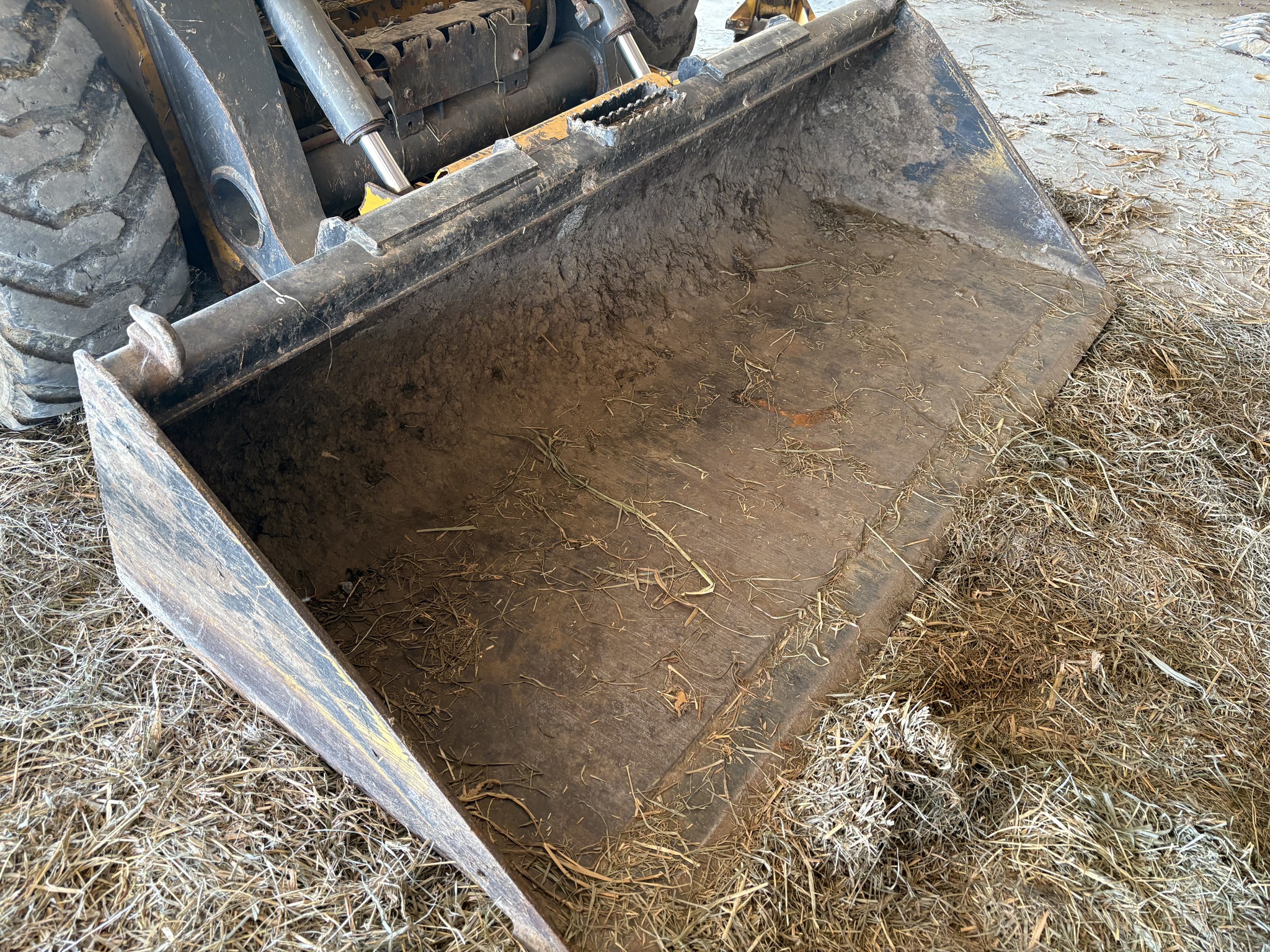 2017 John Deere 320E Image 8