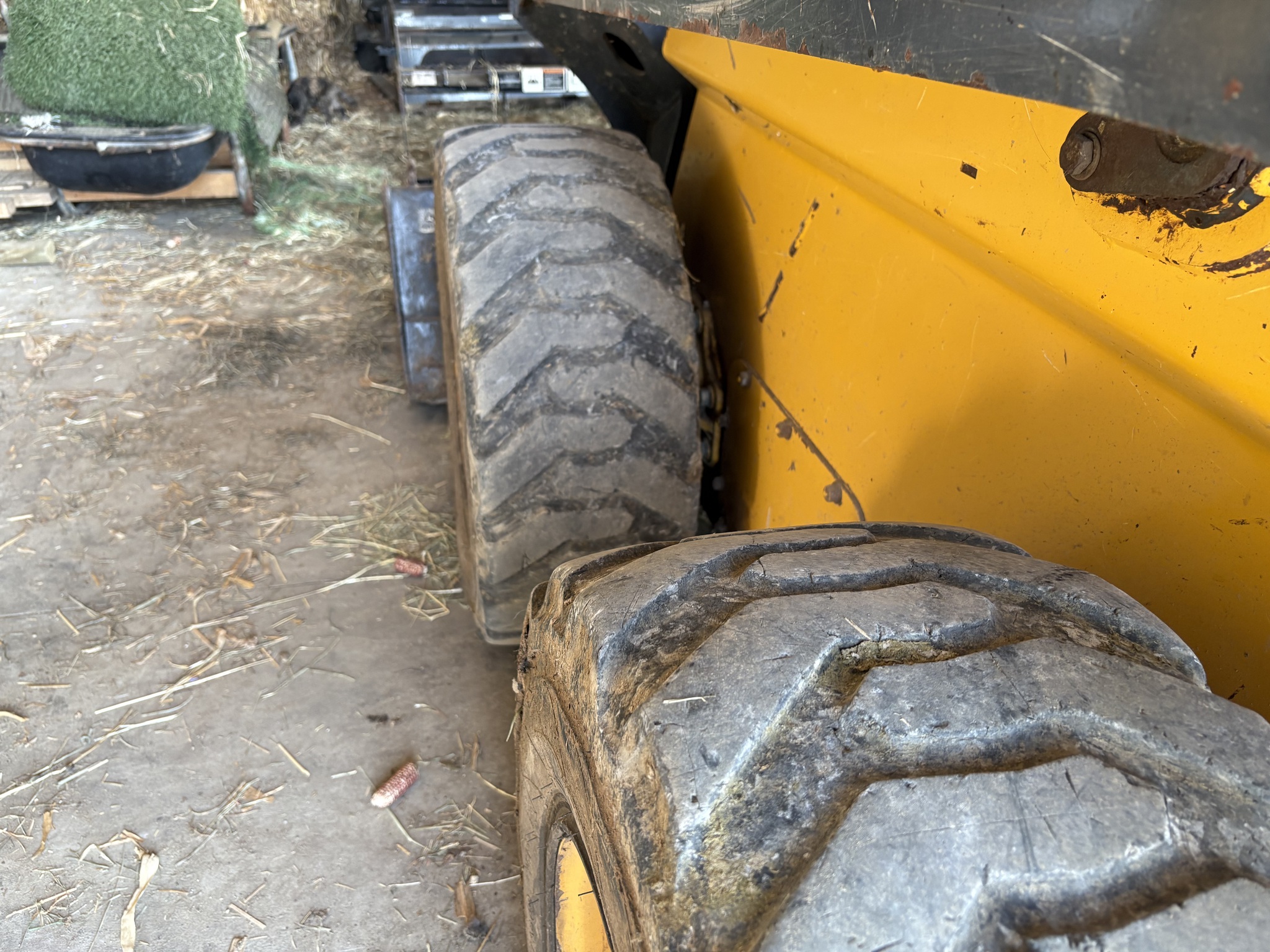 2017 John Deere 320E Image 6