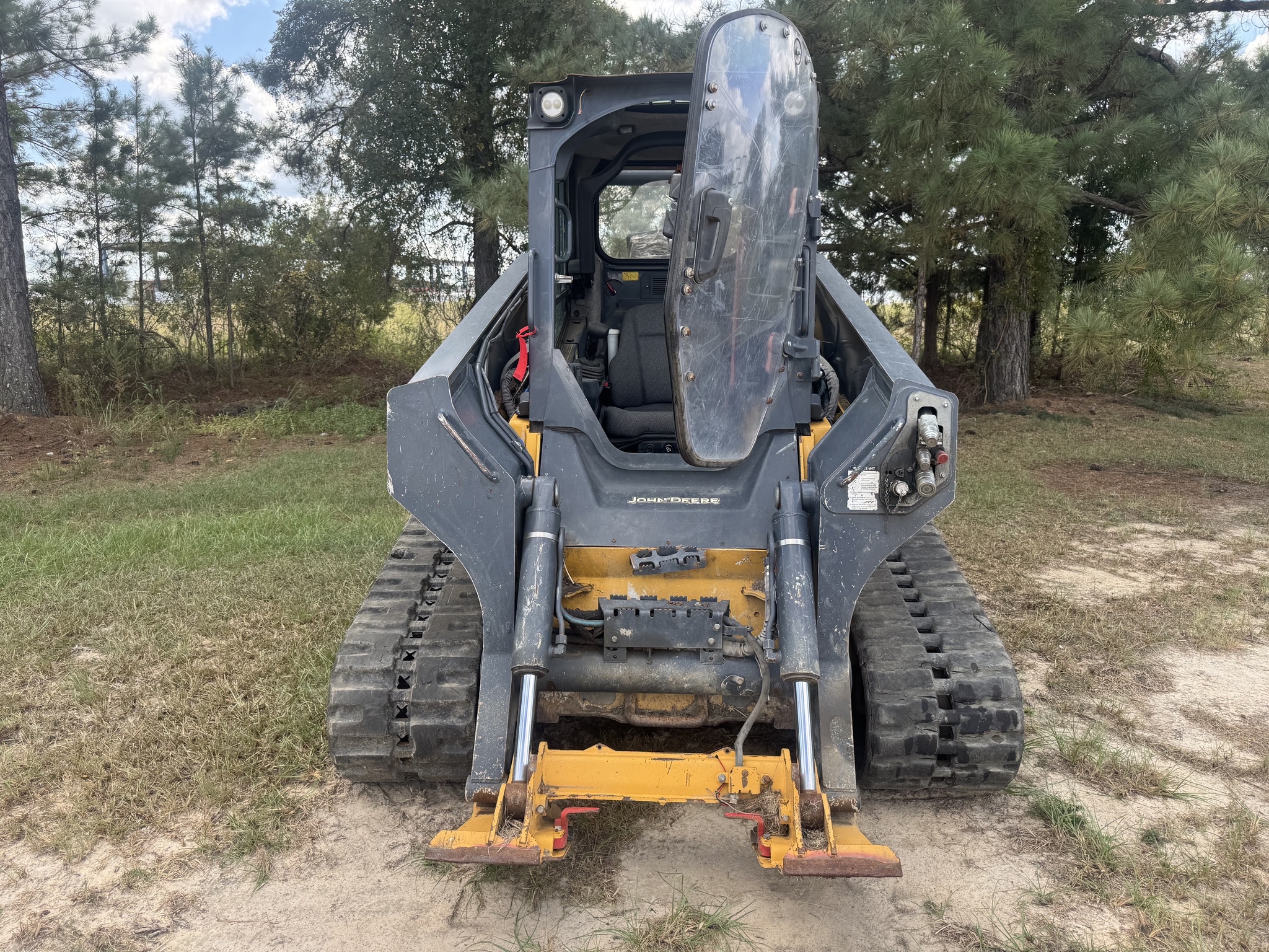 2021 John Deere 333G Image 3