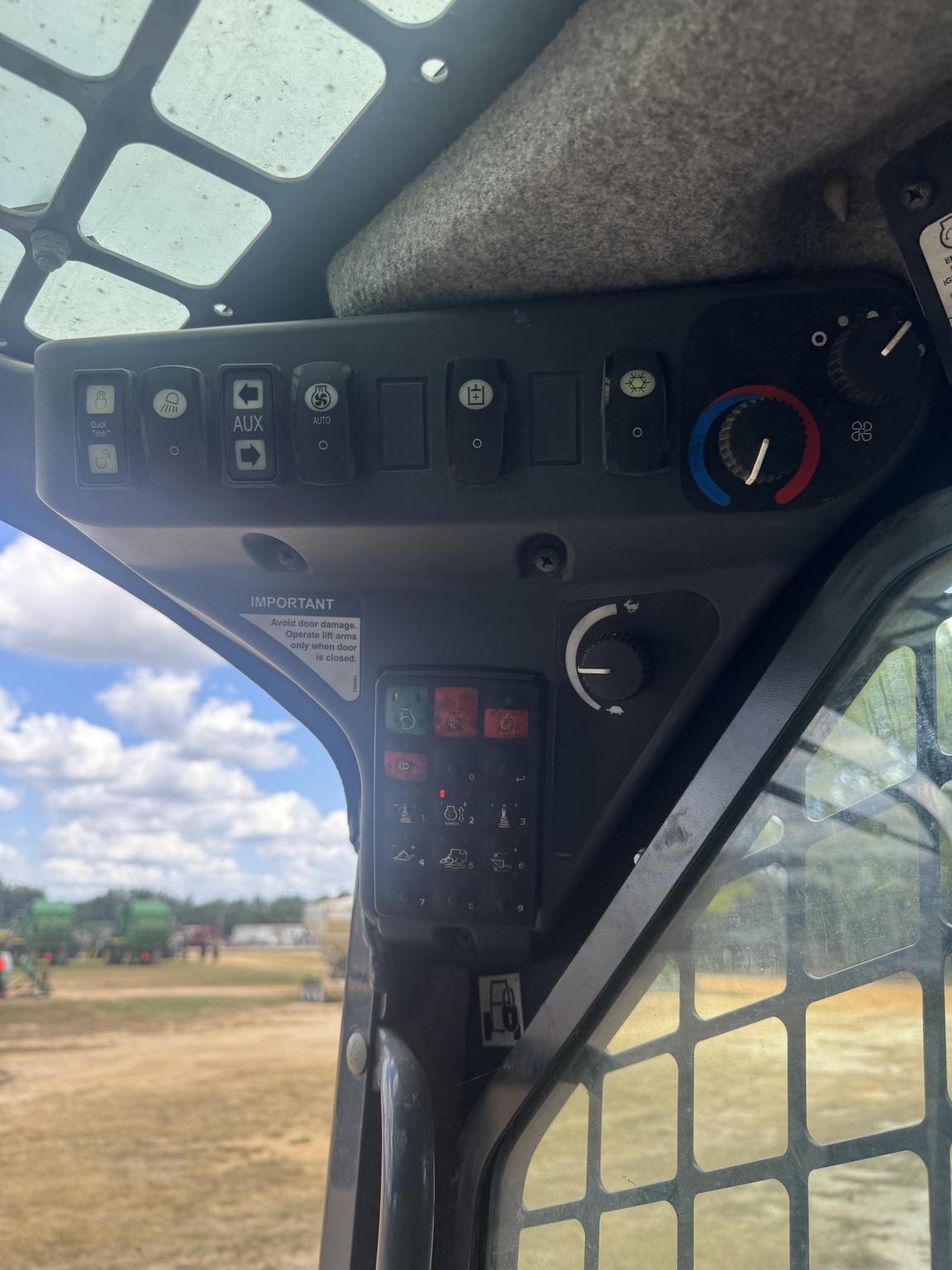2021 John Deere 333G Image 6