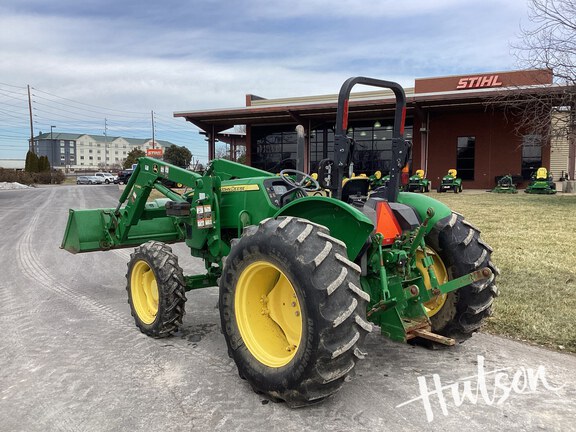 Photo of 2016 John Deere 5065E