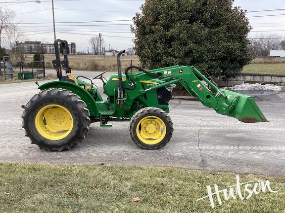Photo of 2016 John Deere 5065E