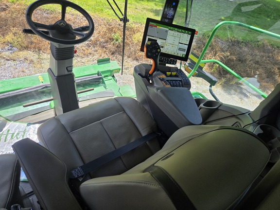 Photo of 2024 John Deere X9 1100