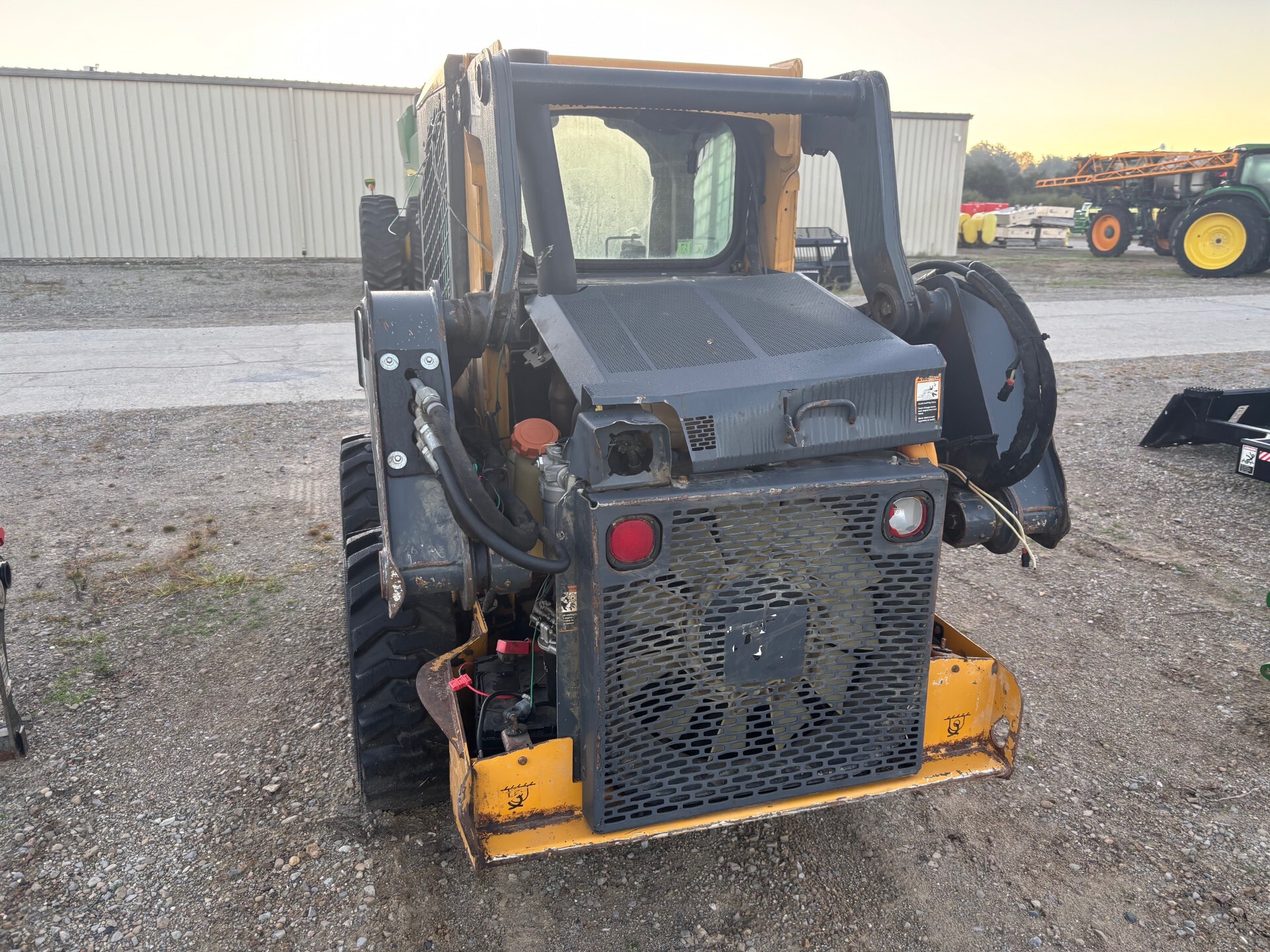 John Deere 318E Image 8