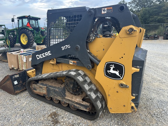 2020 John Deere 317G Photo 4