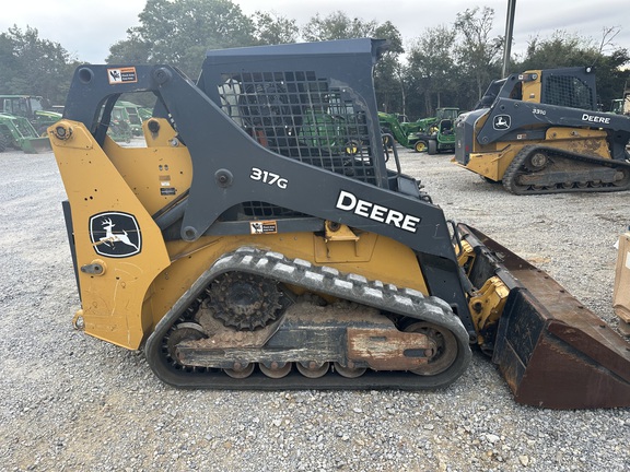 2020 John Deere 317G Photo 8