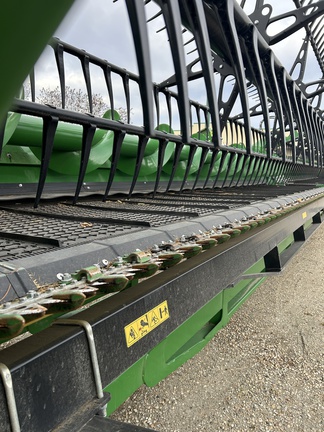Used 2025 John Deere HDR 50 Combine Platforms at Horizon Ag & Turf in St. Paul, AB - Photo6