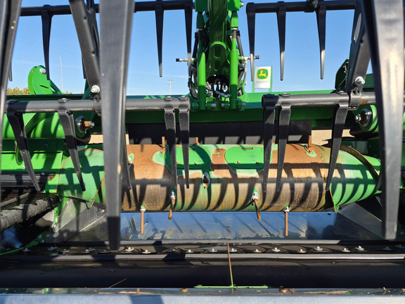 Used 2025 John Deere HDR 50 Combine Platforms at Horizon Ag & Turf in St. Paul, AB - Photo9
