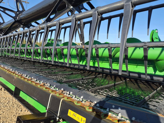 Used 2025 John Deere HDR 50 Combine Platforms at Horizon Ag & Turf in St. Paul, AB - Photo10