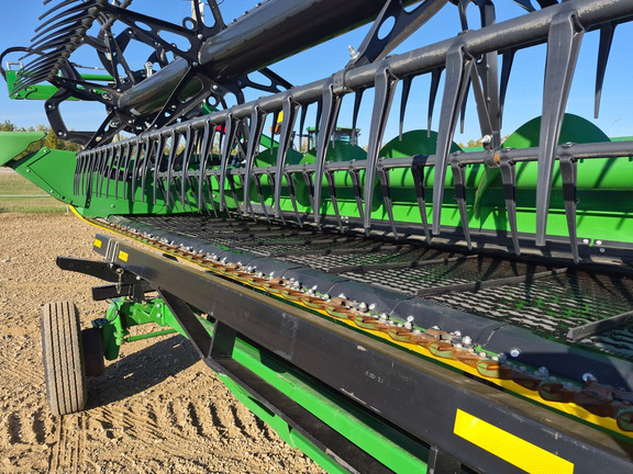 Used 2025 John Deere HDR 50 Combine Platforms at Horizon Ag & Turf in St. Paul, AB - Photo11