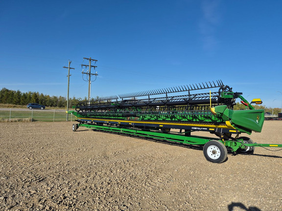 Used 2025 John Deere HDR 50 Combine Platforms at Horizon Ag & Turf in St. Paul, AB - Photo5