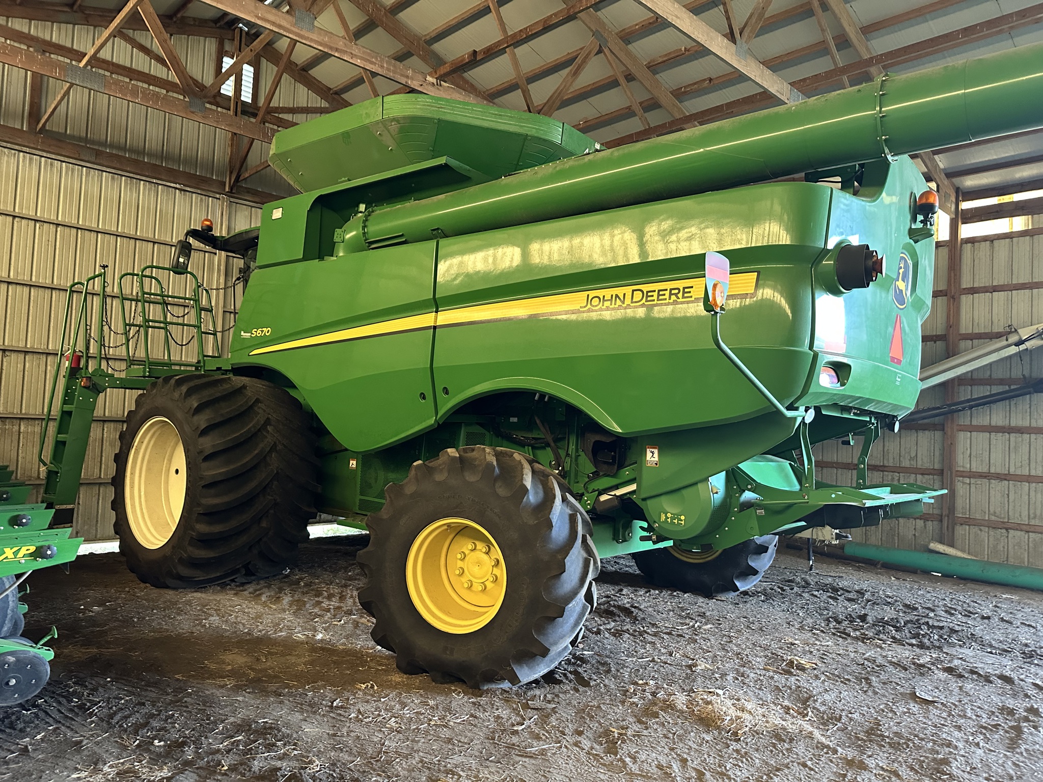 2013 John Deere S670 Image 1