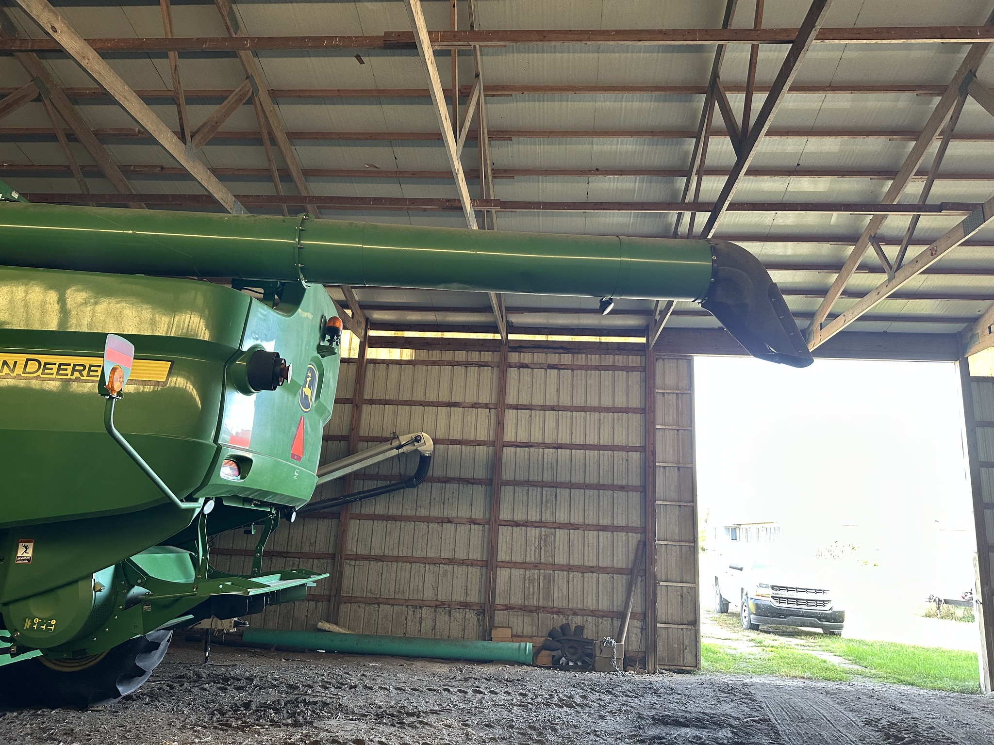 2013 John Deere S670 Image 4