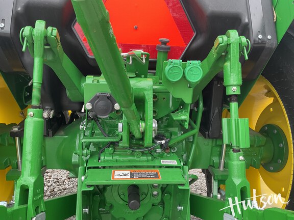 Photo of 2024 John Deere 5067E