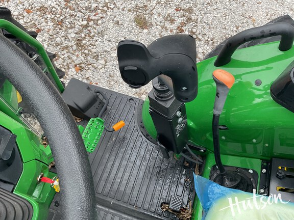 Photo of 2024 John Deere 5067E