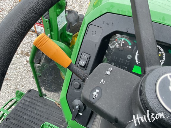 Photo of 2024 John Deere 5067E