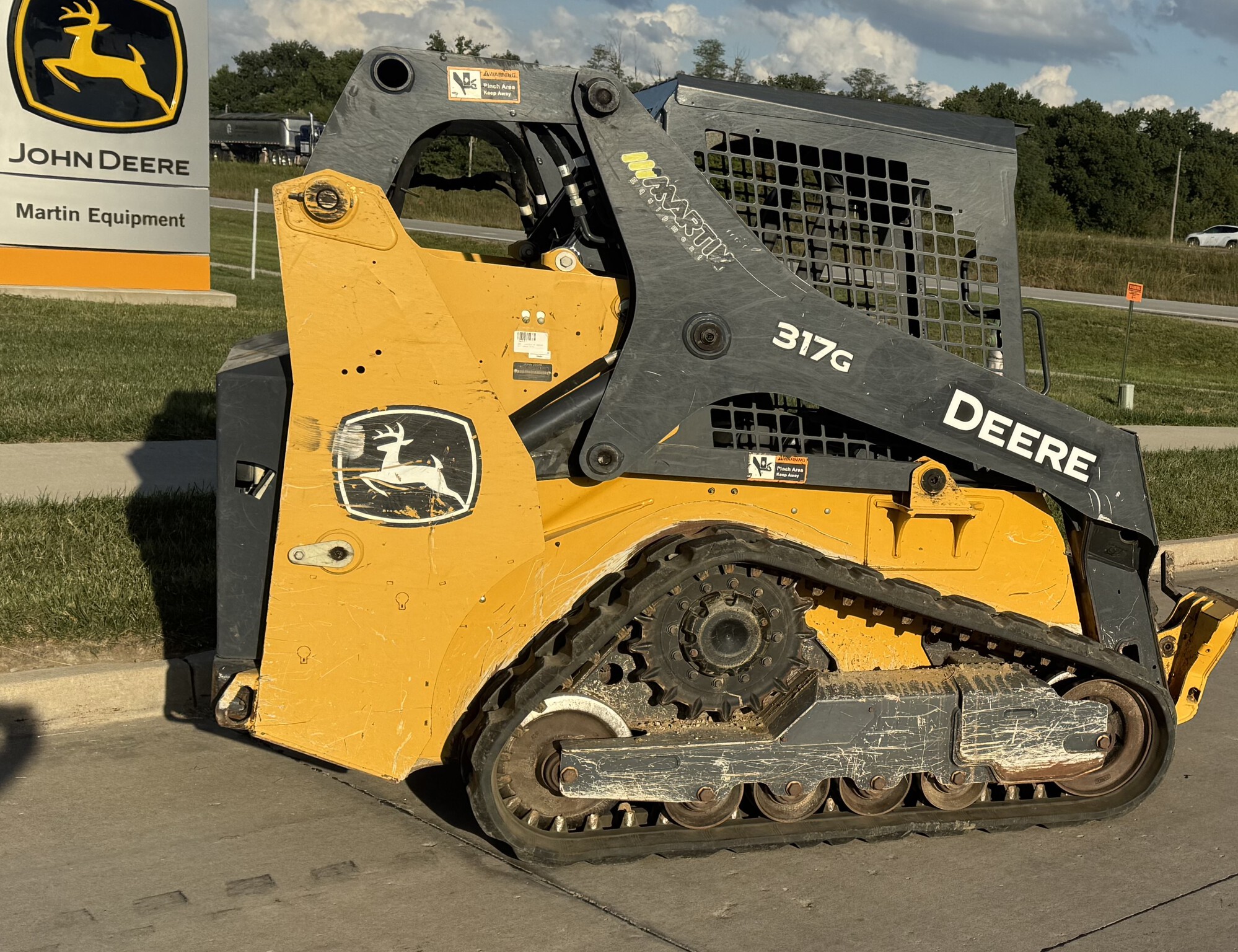 2020 John Deere 317G Image 1
