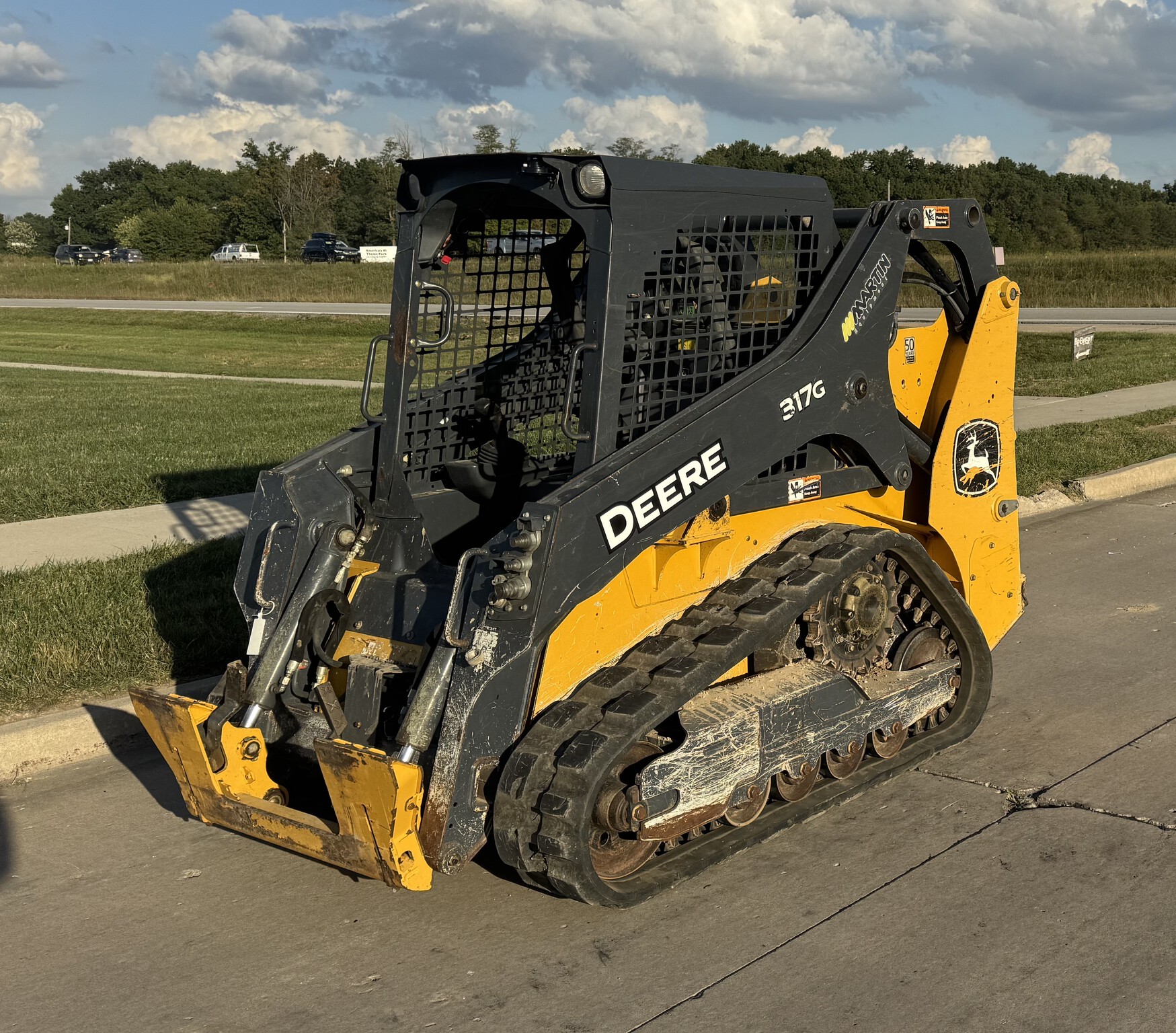 2020 John Deere 317G Image 3