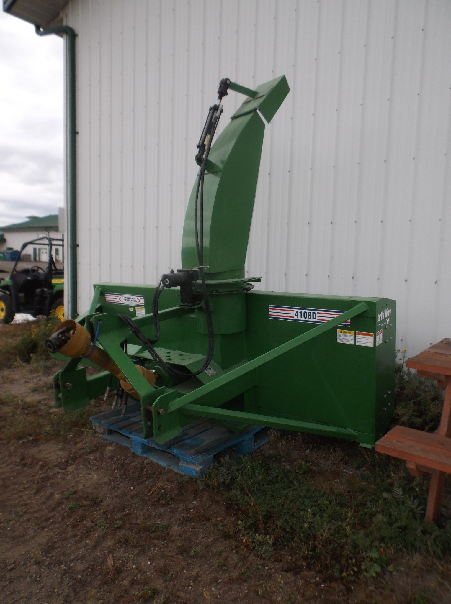 John Deere 4108D Image 1