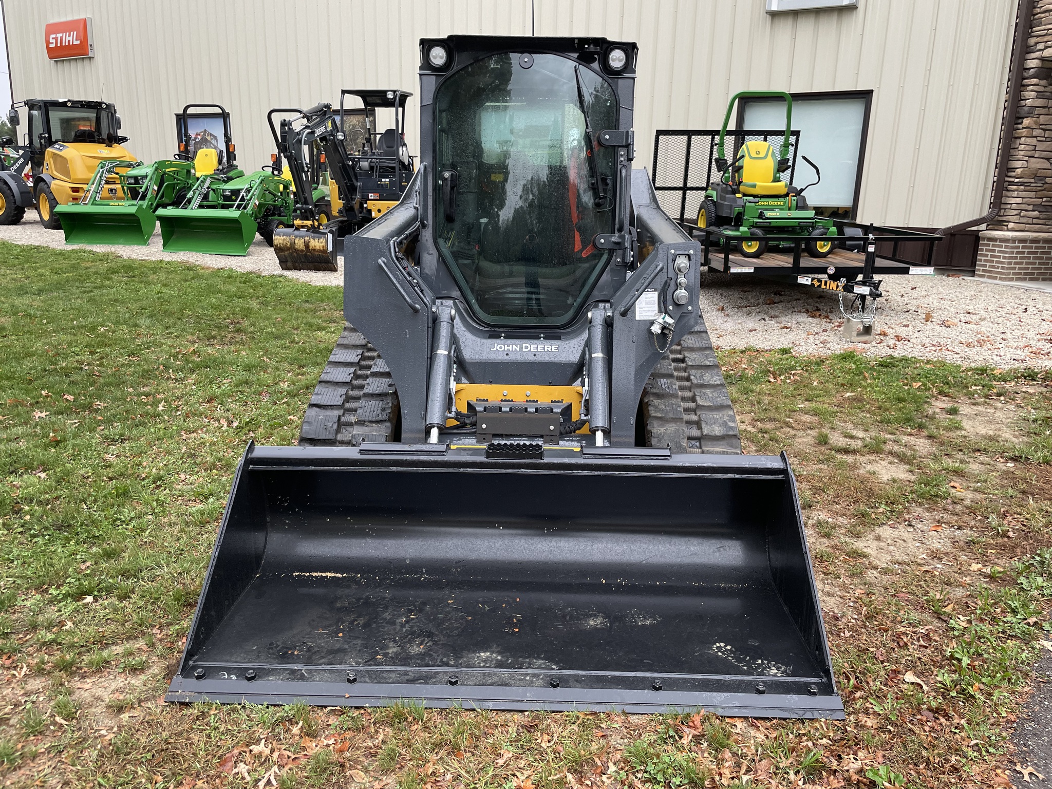 2025 John Deere 325G Image 1