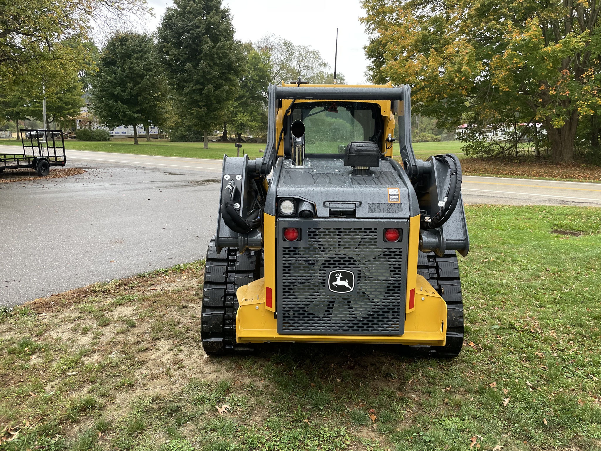 2025 John Deere 325G Image 3